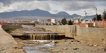 Río Seco (Dry River) in El Alto, Bolivia, where water scarcity is a major concern even before future climate change is considered.