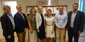 Estonian Minister Visits SEI