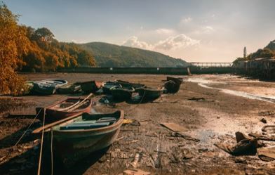 Fishingboats on sandbanks