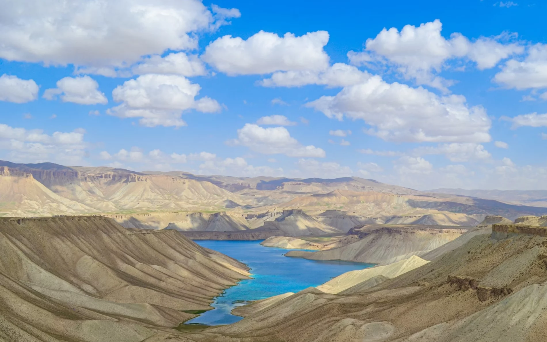 landscape mountains and basin
