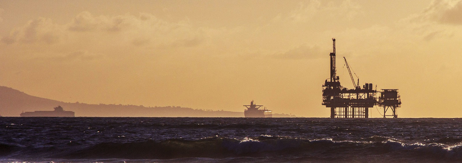 Offshore oil platform