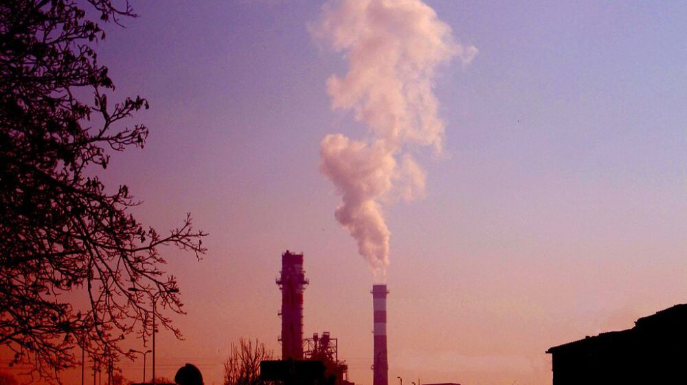 Industrial pollution across Europe. Source: https://pixabay.com/en/industry-sunrise-sky-air-pollution-1761801/ CC0