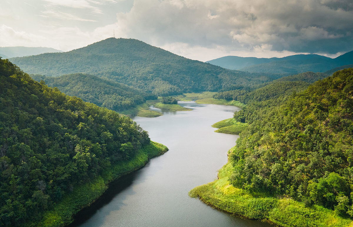 Scenic view of Mae Arb reservoir and mountains against sky, Thoen, Lampang, Thailand