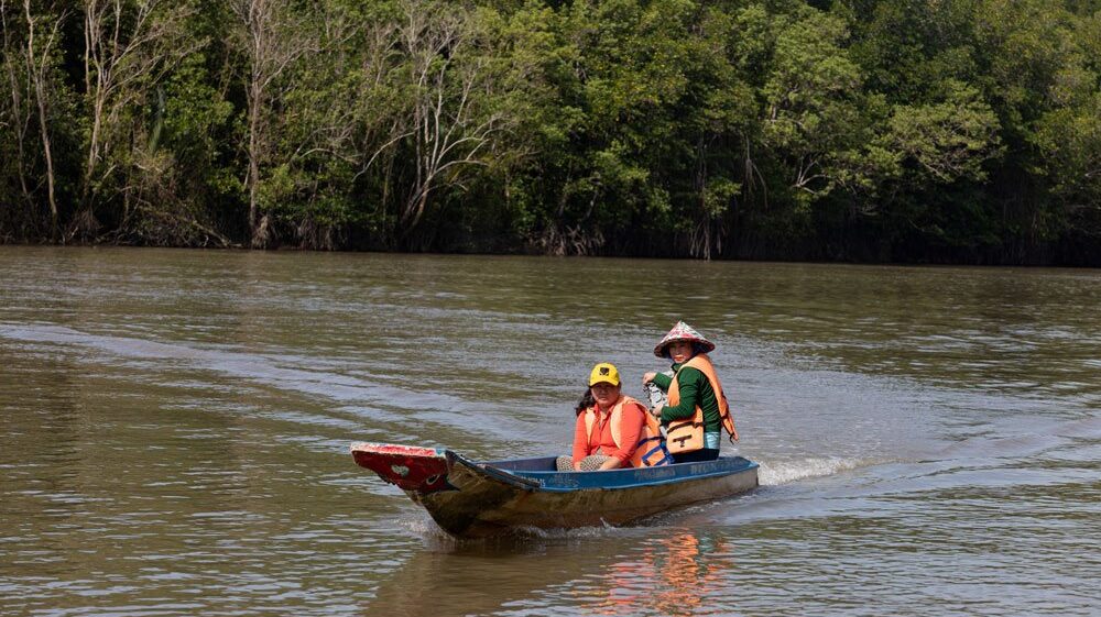 Sang and Lan on patrol