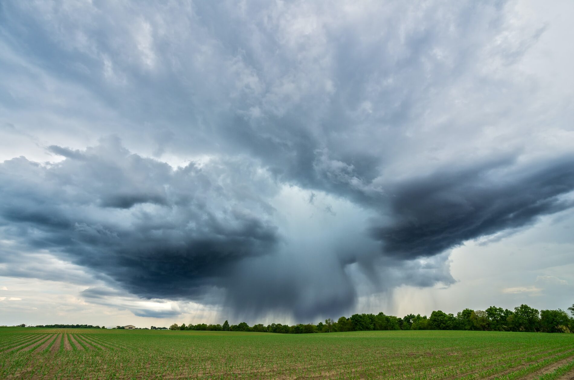 Microburst thunderstorm