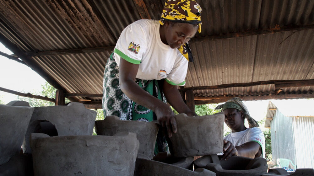 Women from the Keyo Pottery Women's Group Produce Cook Stoves