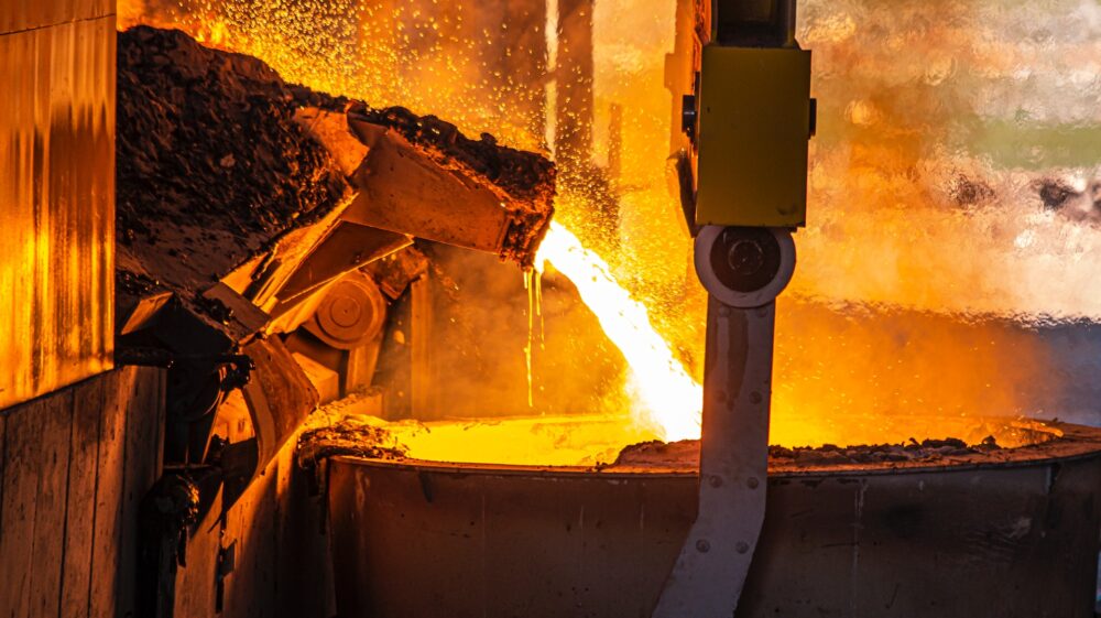 Molten steel