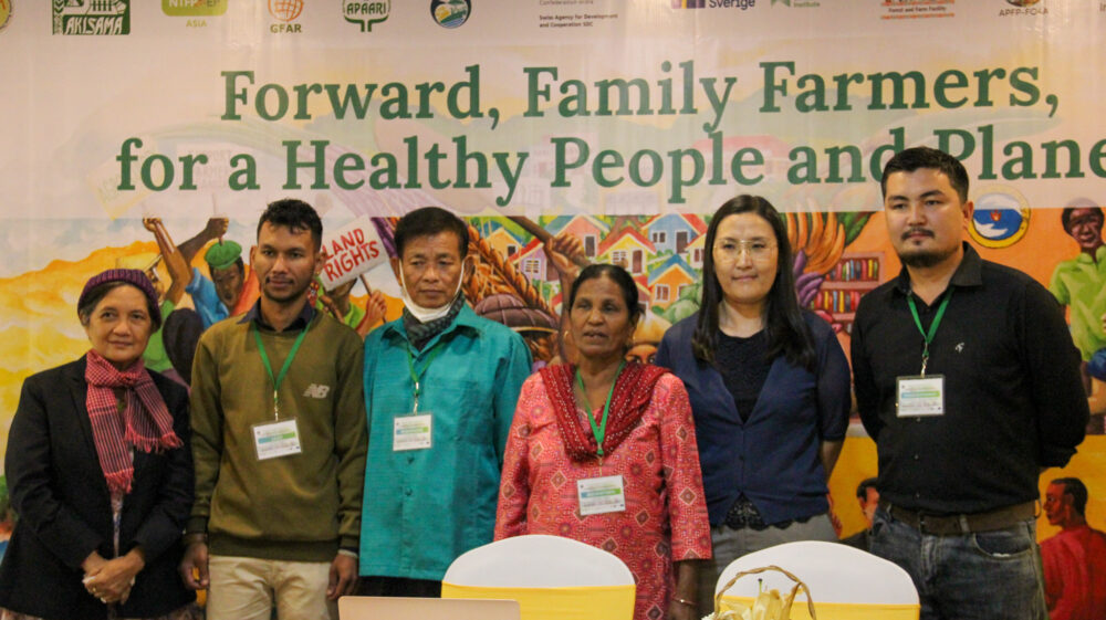Small-scale farmers in Southeast Asia share knowledge to build climate resilience