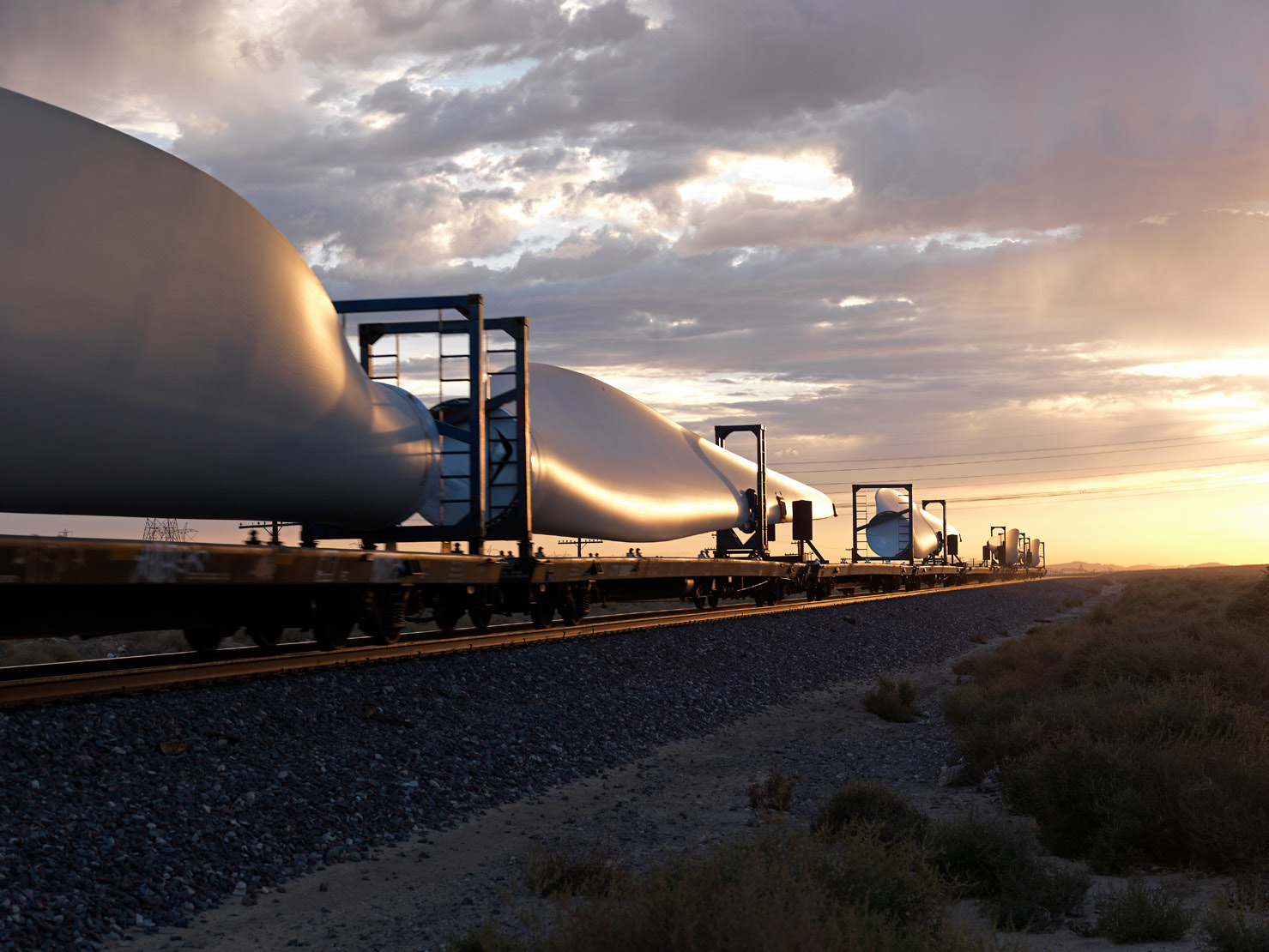 wind turbine blades on train, Australia / Michael Hall / Getty