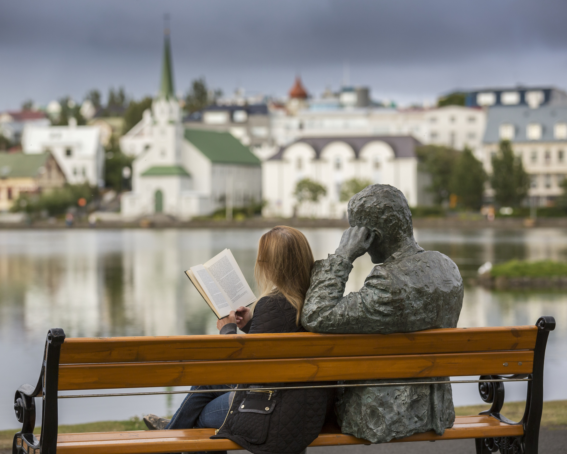 Картинки страна читает. Чтение. Книга об исландцах. Книга Исландия. Самая читающая нация.