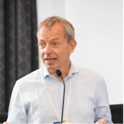 Dr René Van Berkel