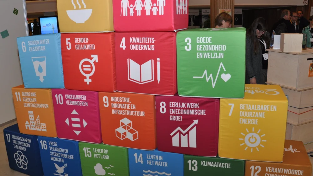 Pyramid of boxes representing the 17 Sustainable Development Goals