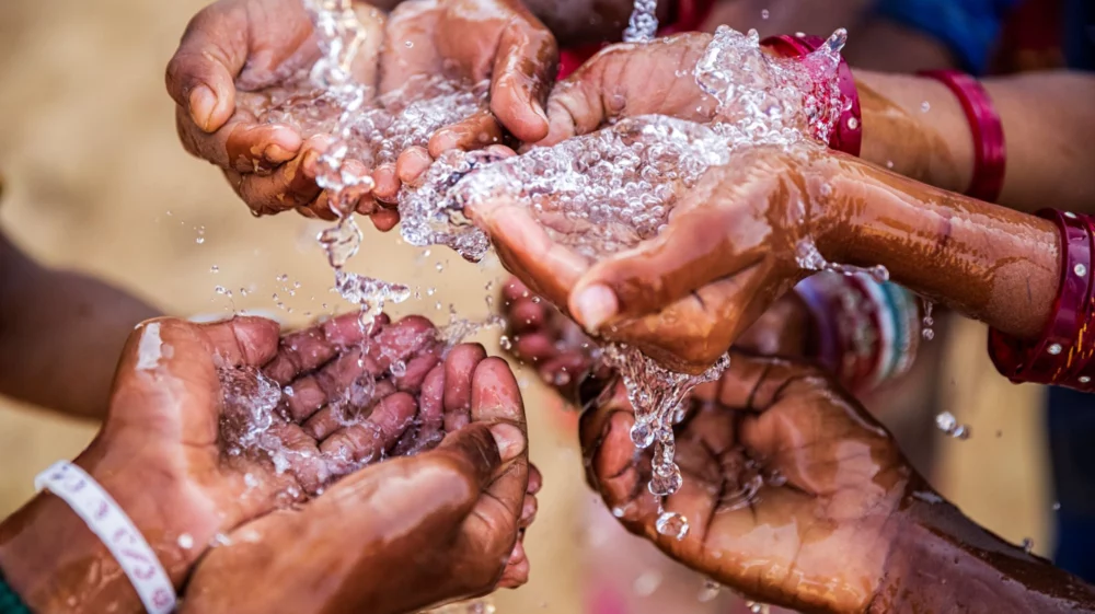 Fattigdom, hunger och brist på vatten i Indien.