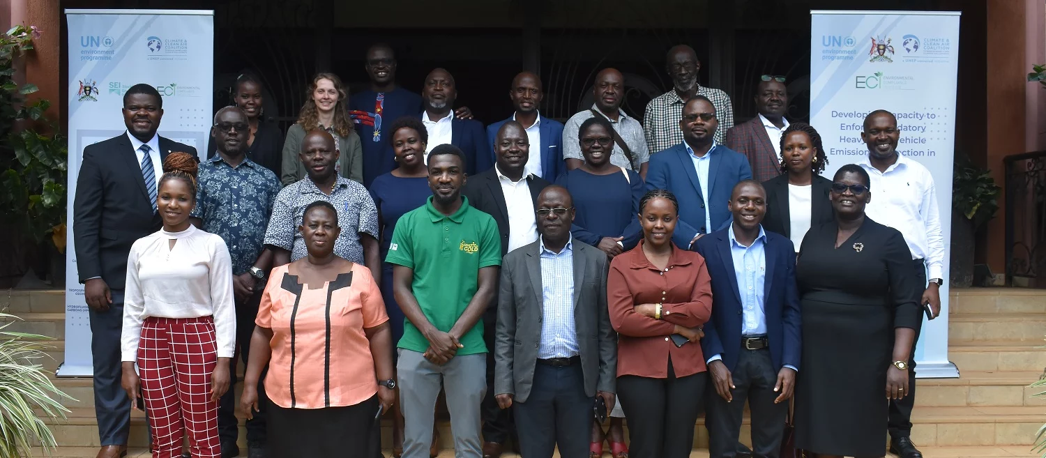 Workshop participants in a group photo at the beginning of the workshop