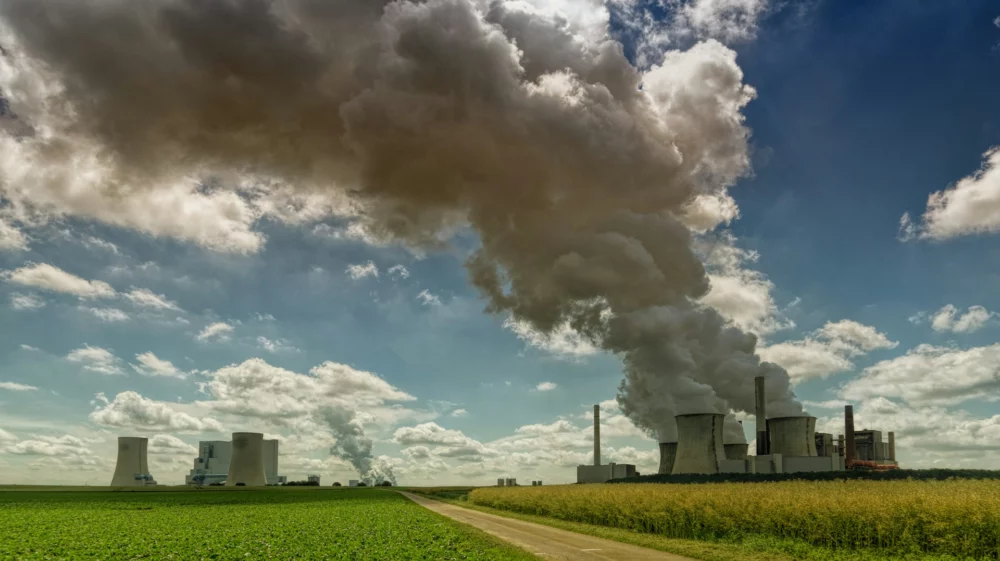 smoking factory during daytime