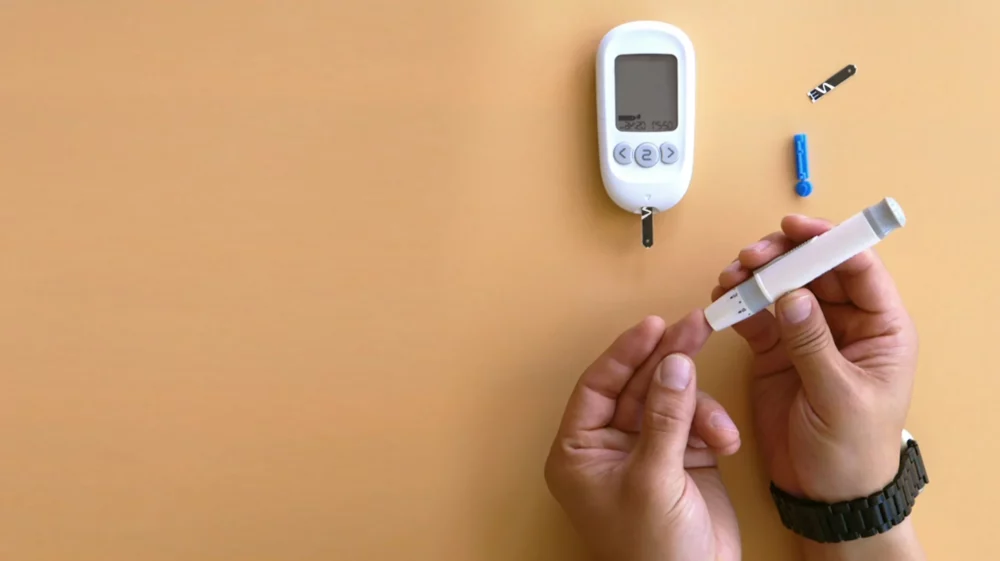 A glucose monitoring medical device