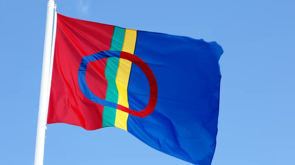 Den samiska flaggan.
